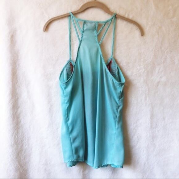 Lulumari Turquoise Tank with Front Design - Picture 4 of 6